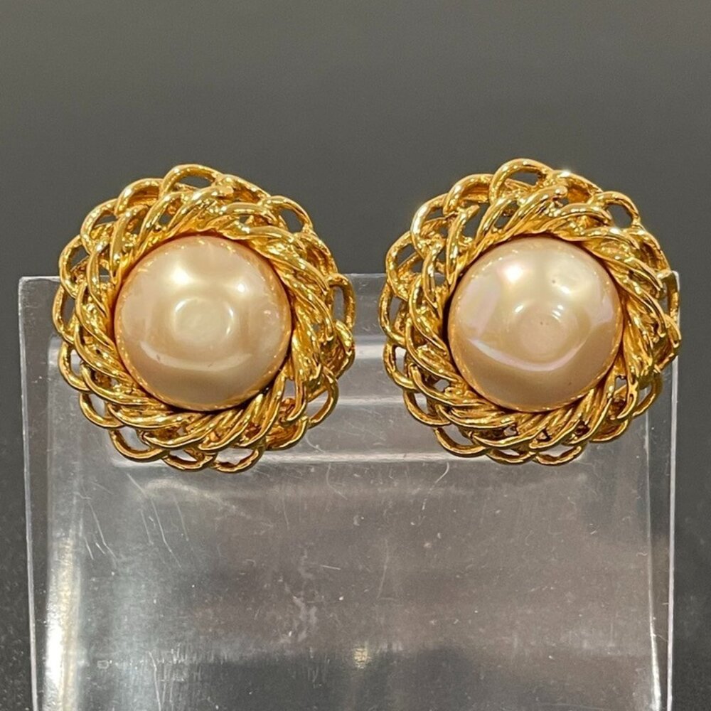 Chanel Earrings Pearl Gold Vintage Preloved (JB1151)